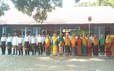 Civitas Akademik SMA Negeri 16 Makassar Melaksanakan Upacara Peringatan Hari Sumpah Pemuda
