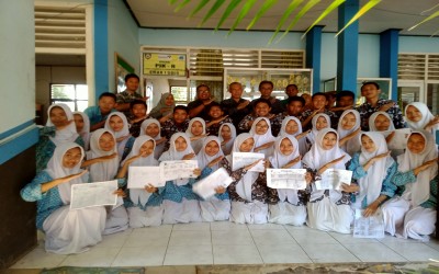 DUKCAPIL Kabupaten Jakarta Pusat MEMFASILITASI LAYANAN PEREKAMAN E-KTP DI SMA Negeri 16 Makassar
